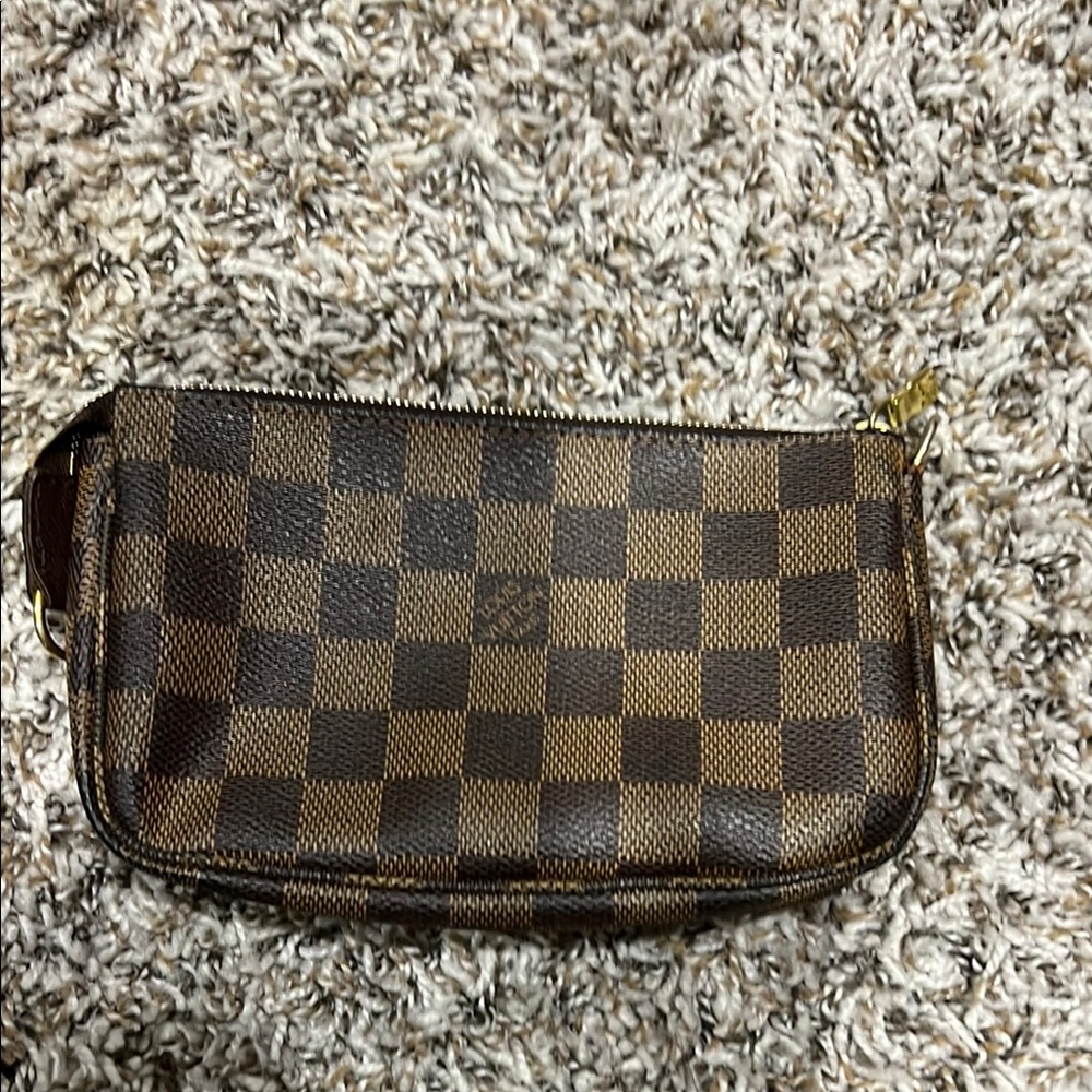 Louis Vuitton Damier Ebene Pochette
